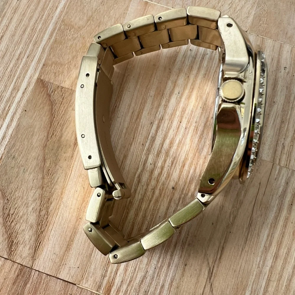 Fossil ladies gold tone watch NEW BATTERY